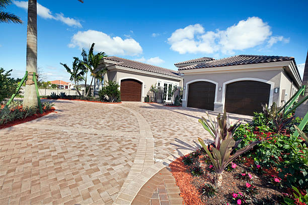Best Interlocking Driveway Pavers  in Topeka, KS
